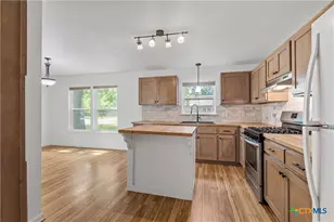 407 E 7th St, Cameron, TX 76520 - Photo 17