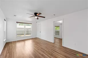 407 E 7th St, Cameron, TX 76520 - Photo 27