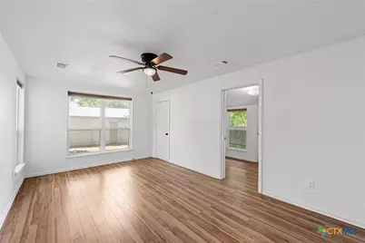 407 E 7th Street, Cameron, TX 76520 - Photo 27