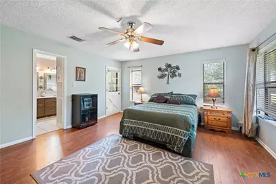 103 Pleasant Lane, New Braunfels, TX 78132 - Photo 17