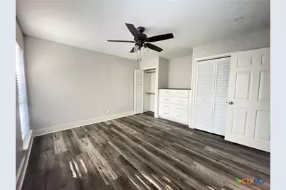 420 Londonderry Drive, Victoria, TX 77901 - Photo 5