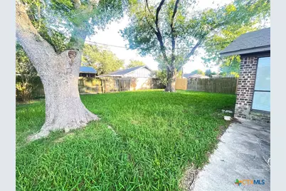 420 Londonderry Drive, Victoria, TX 77901 - Photo 9