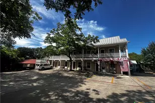 211 W Lincoln St, New Braunfels, TX 78130 - Photo 1