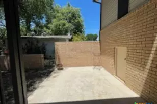 306 S Arnold St, Lampasas, TX 76550 - Photo 23