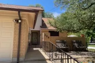 306 S Arnold St, Lampasas, TX 76550 - Photo 3