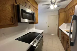 306 S Arnold St, Lampasas, TX 76550 - Photo 9