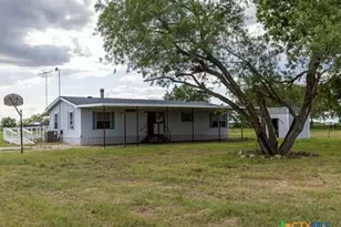 7805 Barbarossa Rd, New Braunfels, TX 78130 - Photo 5