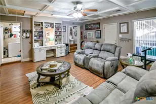 904 Iola St, Victoria, TX 77904 - Photo 21