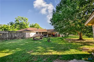 904 Iola St, Victoria, TX 77904 - Photo 37