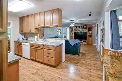 904 Iola Street, Victoria, TX 77904 - Photo 17