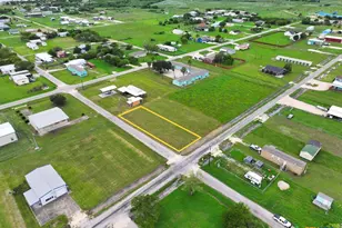 1301 Bill Tindal Ave, Seadrift, TX 77983 - Photo 1