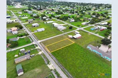 1303 Bill Tindall Avenue, Seadrift, TX 77983 - Photo 3