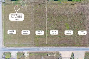 1303 Bill Tindall Dr, Seadrift, TX 77983 - Photo 1