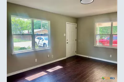 413 Vickers Avenue, Seguin, TX 78155 - Photo 7