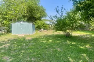 413 Vickers Ave, Seguin, TX 78155 - Photo 21