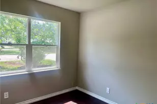 413 Vickers Ave, Seguin, TX 78155 - Photo 15