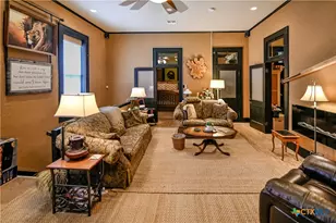 122 E Main St, Cuero, TX 77954 - Photo 9