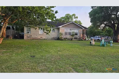701 E Anaqua Avenue, Victoria, TX 77901 - Photo 3