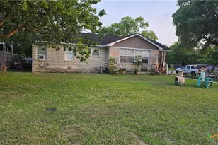 701 E Anaqua Ave, Victoria, TX 77901 - Photo 3