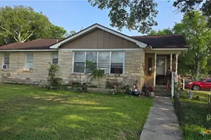 701 E Anaqua Ave, Victoria, TX 77901 - Photo 1