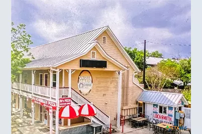 211 W Lincoln Street #Lodge, New Braunfels, TX 78130 - Photo 1