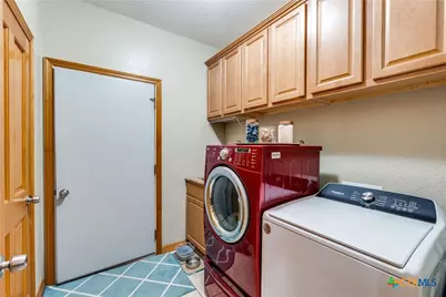 1657 County Road 434, Stockdale, TX 78160 - Photo 21