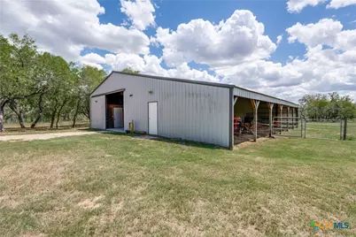 1657 County Road 434, Stockdale, TX 78160 - Photo 37