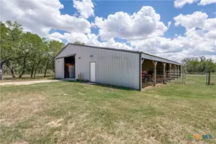 1657 County Rd 434, Stockdale, TX 78160 - Photo 37
