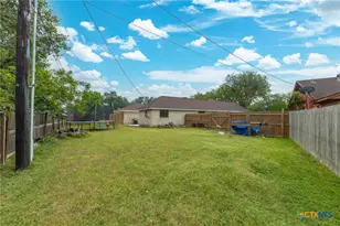 402 Teakwood Dr, Victoria, TX 77901 - Photo 31
