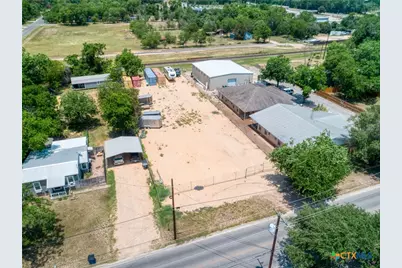 243 E Torrey Street, New Braunfels, TX 78130 - Photo 3