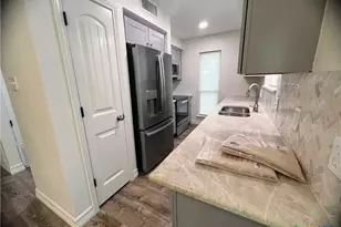 1033 Parkview Dr, Canyon Lake, TX 78133 - Photo 15