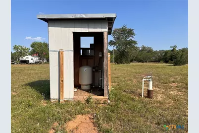 1295 Rainbow Road, Cuero, TX 77954 - Photo 7