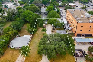 571 N Houston Ave, New Braunfels, TX 78130 - Photo 27