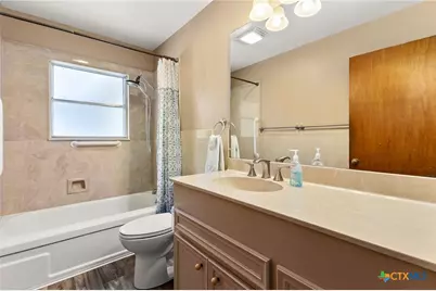 571 N Houston Avenue, New Braunfels, TX 78130 - Photo 17