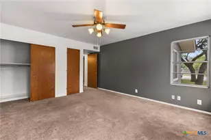 571 N Houston Ave, New Braunfels, TX 78130 - Photo 15