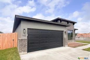 102 Persimmon Ct, Victoria, TX 77904 - Photo 9