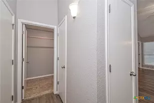 1614 Twisted Oak Dr, Temple, TX 76502 - Photo 19