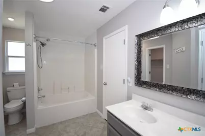 1614 Twisted Oak Drive, Temple, TX 76502 - Photo 17