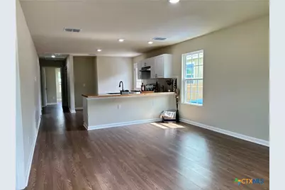 700 E 5th Street, Nixon, TX 78140 - Photo 11