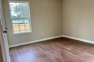 700 E 5th St, Nixon, TX 78140 - Photo 21