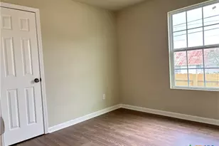 700 E 5th St, Nixon, TX 78140 - Photo 17