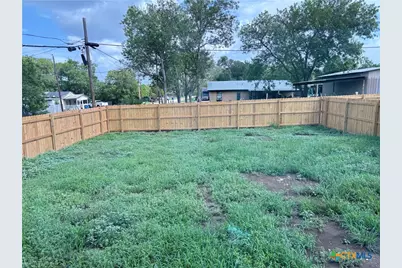 700 E 5th Street, Nixon, TX 78140 - Photo 29