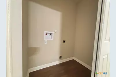 700 E 5th Street, Nixon, TX 78140 - Photo 13