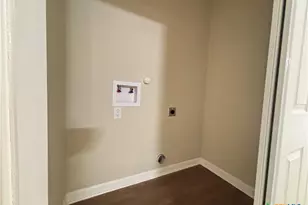 700 E 5th St, Nixon, TX 78140 - Photo 13