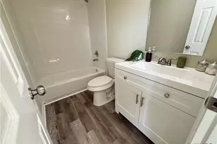 700 E 5th St, Nixon, TX 78140 - Photo 27