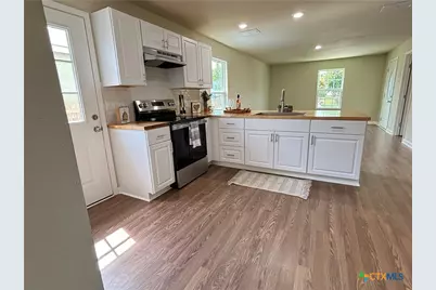 700 E 5th Street, Nixon, TX 78140 - Photo 7