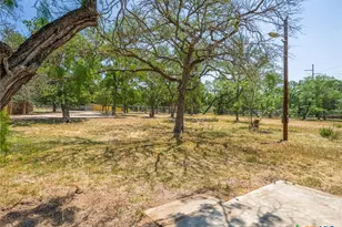 2805 Kingdom Dr, Marble Falls, TX 78654 - Photo 11