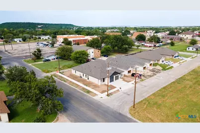 414 W Avenue C, Copperas Cove, TX 76522 - Photo 3