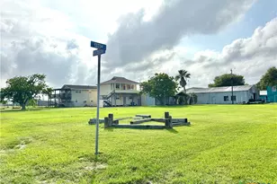 1306 W Madison Ave, Port O'Connor, TX 77982 - Photo 5