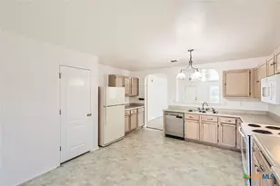 9215 Granberry Pass, Universal City, TX 78148 - Photo 9